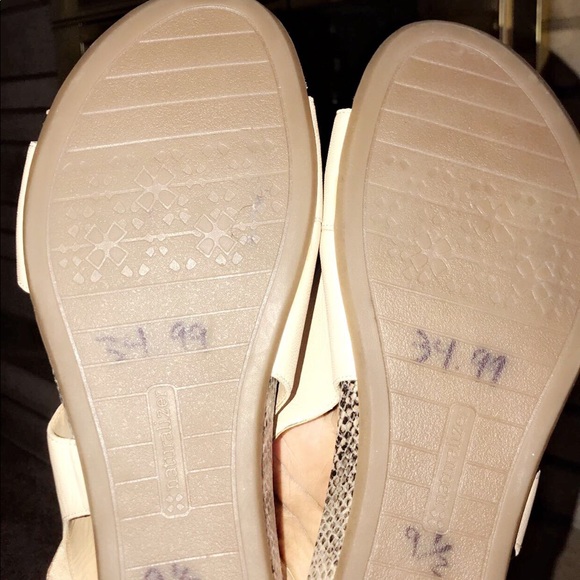 Women’s Comfort Leather Sandals - Picture 5 of 5